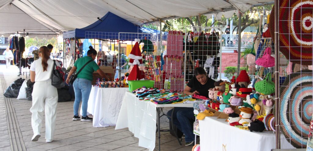 Puestos del Gran Bazar Navideño 2025, en Culiacán