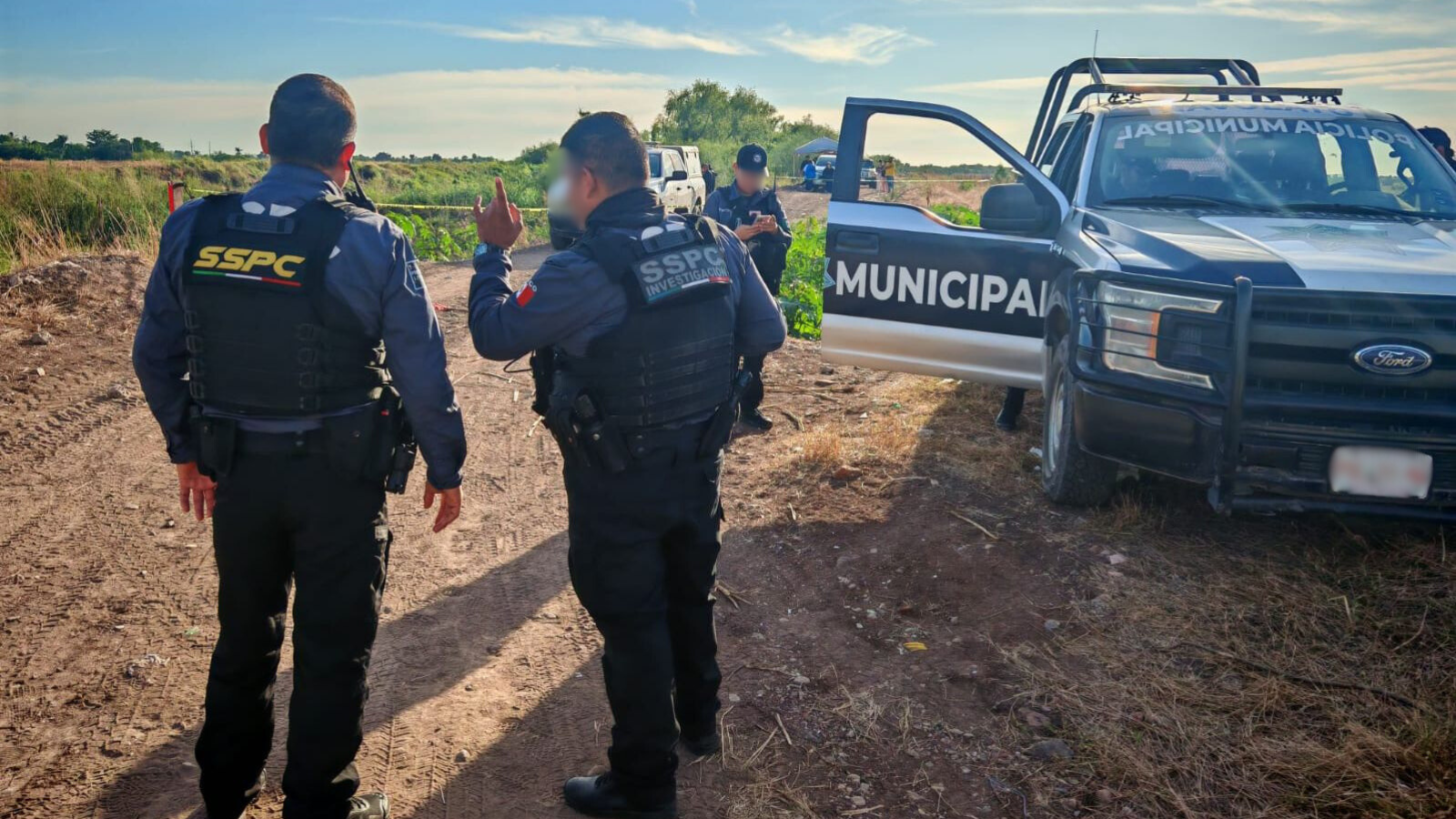 Encuentran restos óseos enterrados