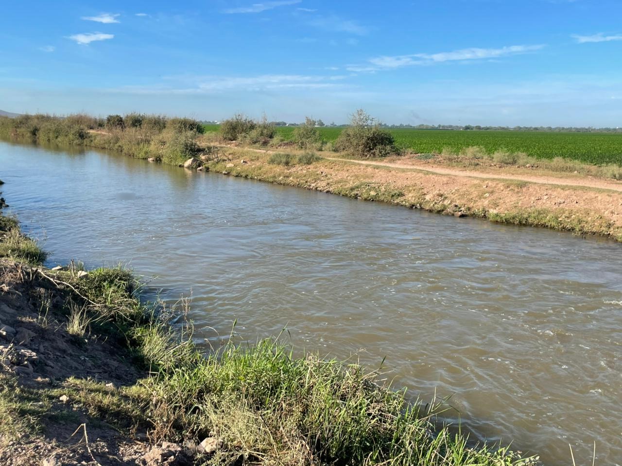 Canal en las inmediaciones del ejido 5 de Mayo y el Campo La Arrocera.
