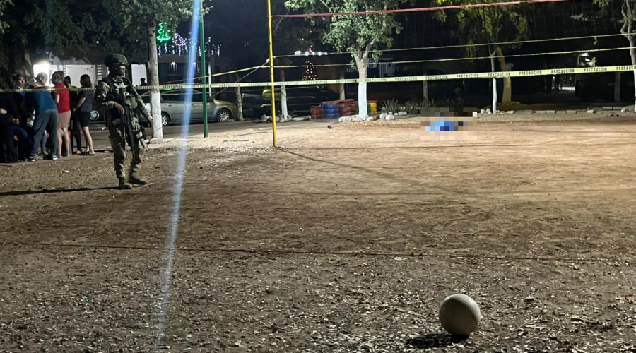 Elementos del Ejército Mexicano delimitan el sitio del homicidio