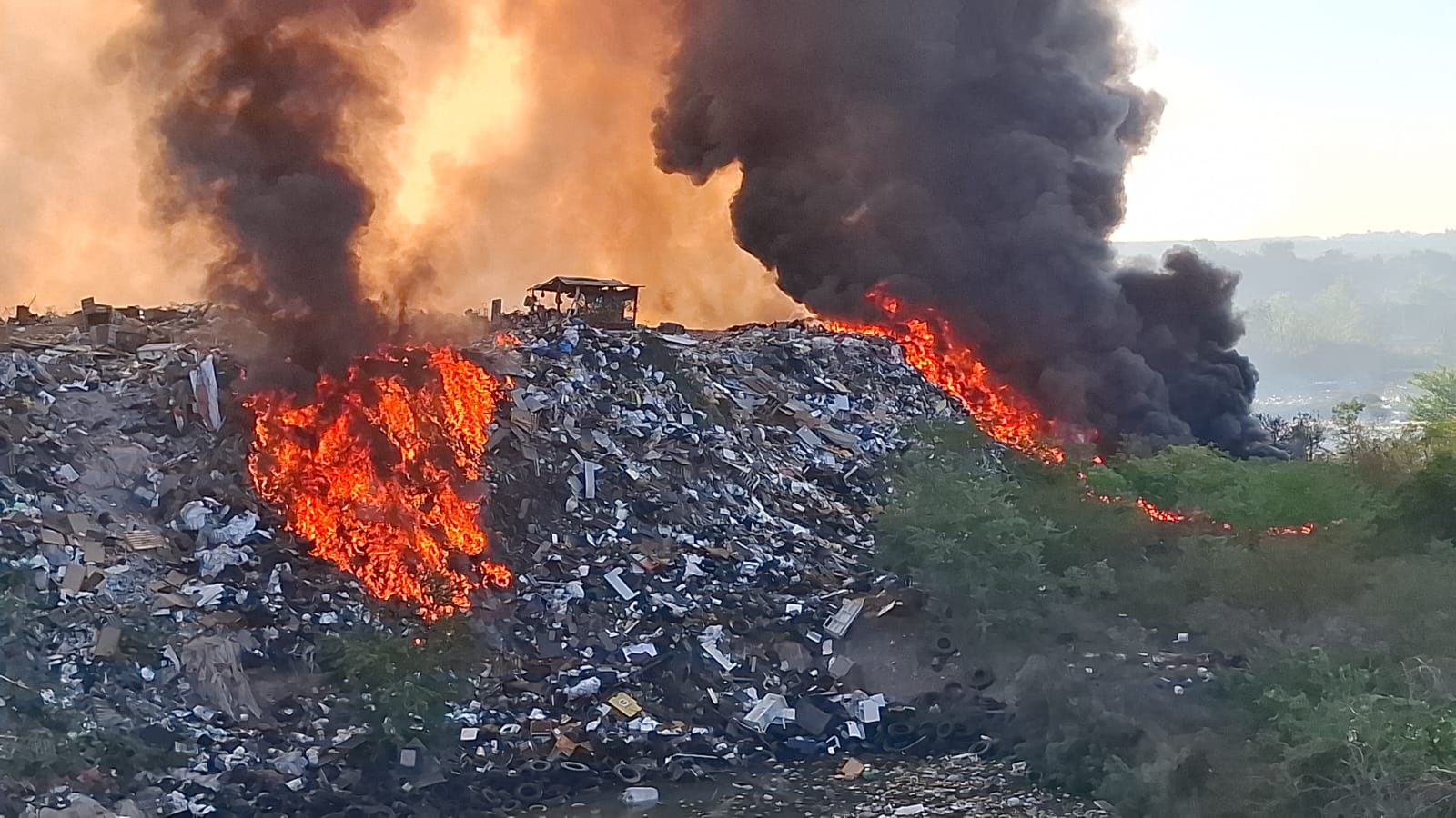 Basura incendiada