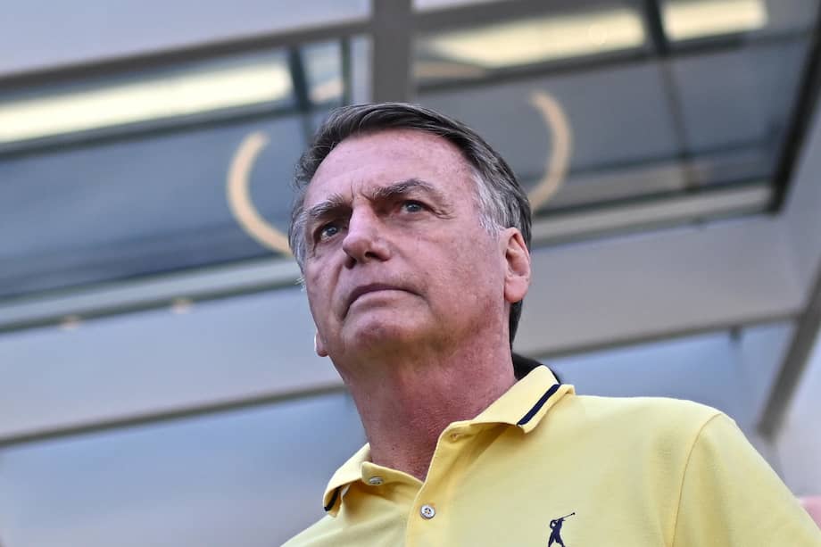 Jair Bolsonaro abandona temporalmente su sitio de reclusión para someterse a cirugía