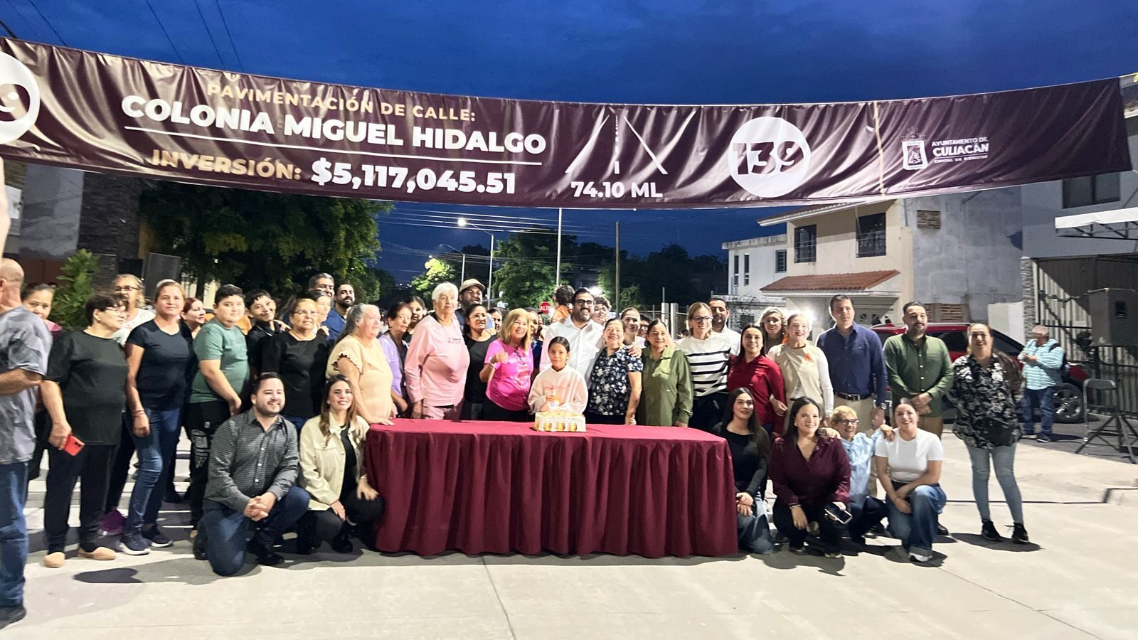 Juan de Dios Gámez entrega calle en Culiacán