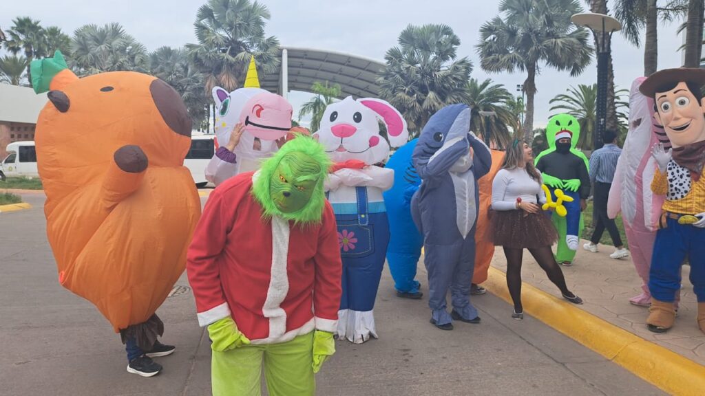 Un festival navideño muy alegre disfrutaron los niños durante la realización del Juguetón 2025
