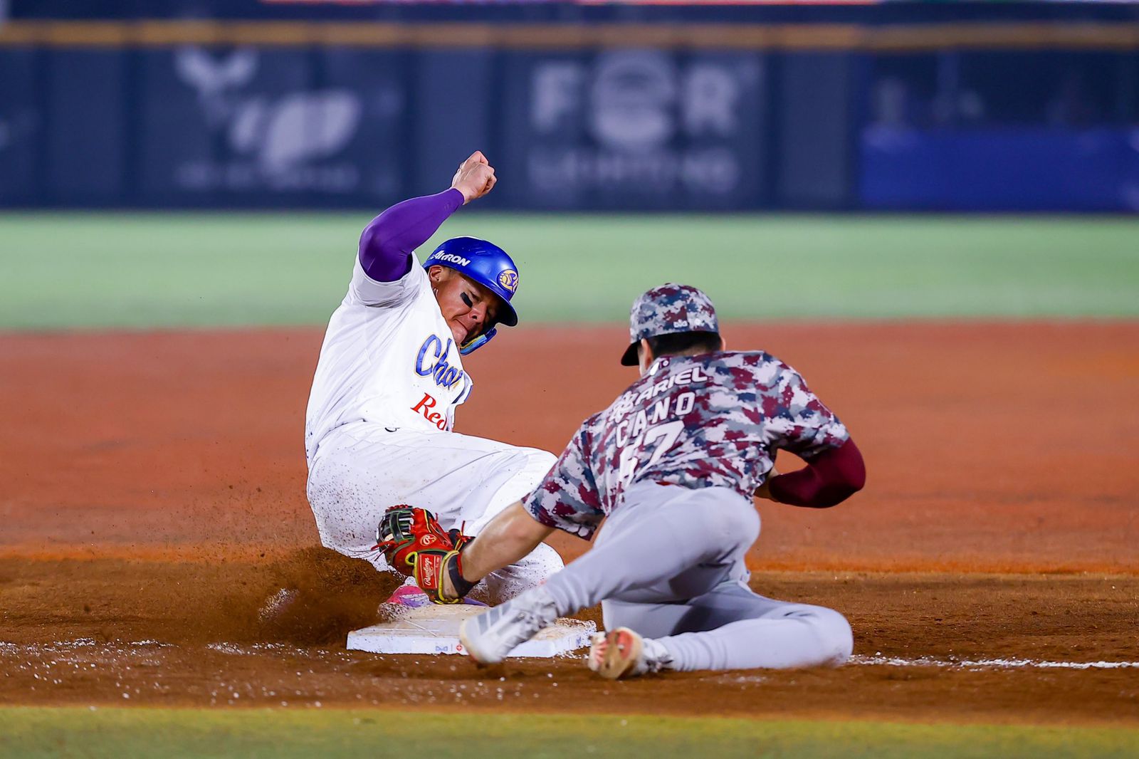 Charros remonta y vence a Tomateros para quedarse con la serie