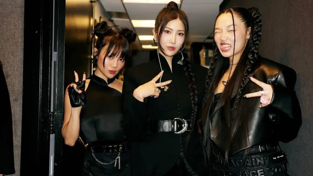 Las Guerreras K-Pop se unen a la NFL para animar los juegos de Navidad