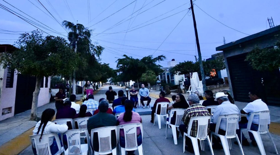 El ayuntamiento de Mazatlán instala lámparas LED al fraccionamiento Pradera Dorada