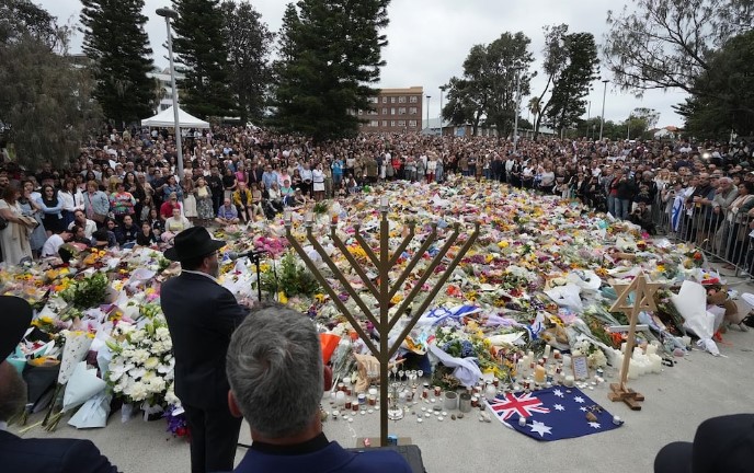 Australia instala memorial y rinde homenaje a las 15 víctimas del tiroteo en Bondi Beach