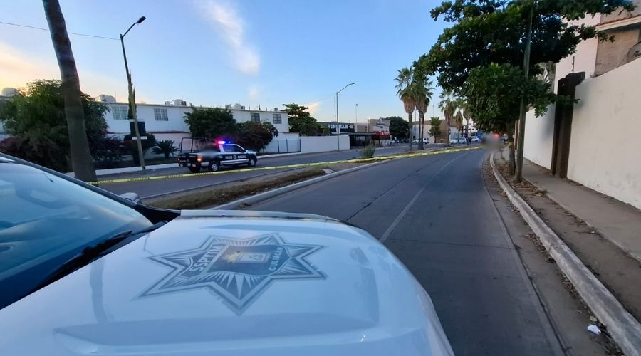 Frente de la policía municipal en la calle