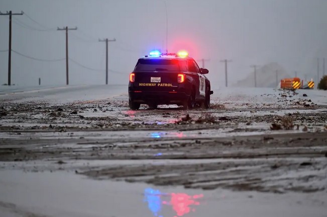 Tormenta invernal deja al menos 4 muertos en California, EU