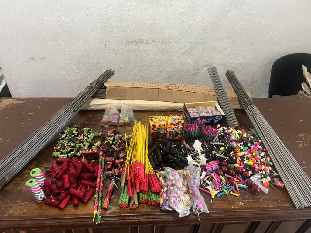 Pirotecnia sobre una mesa