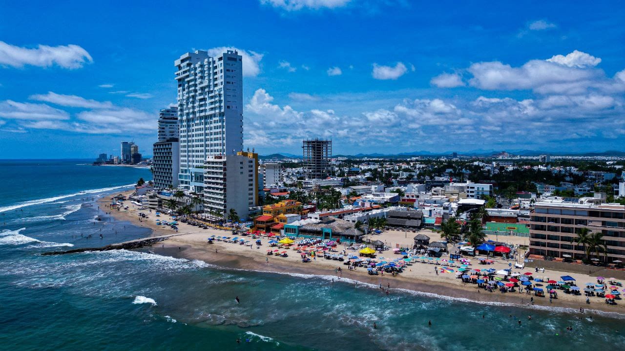 Toma de las playas de Mazatlán