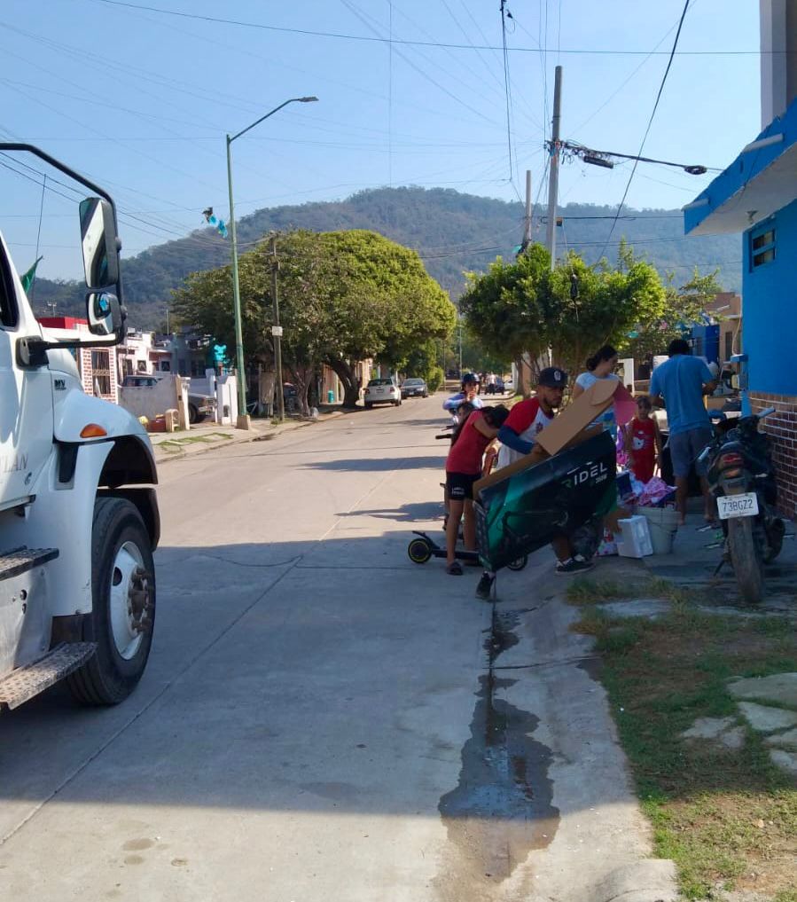 Con más de 40 rutas, en Mazatlán se mantiene la recolección de basura y limpieza urbana esta Navidad