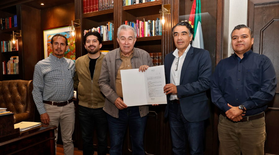 Rubén Rocha Moya y el director de INSUS