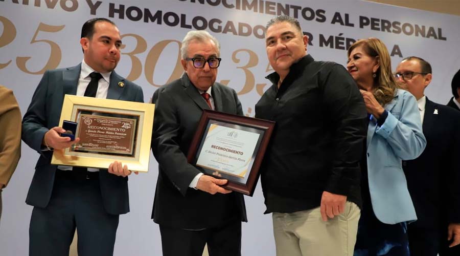 Rocha reconoce a trabajadores de Sinaloa