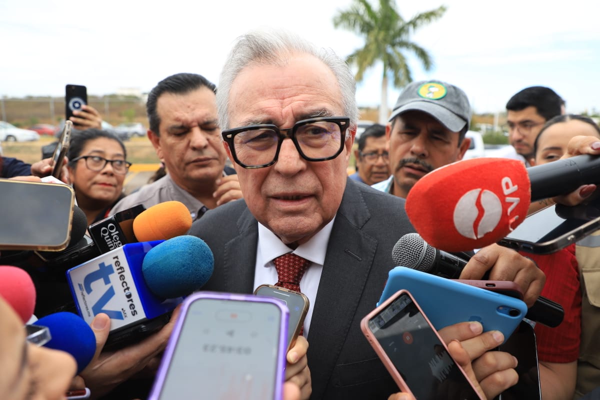 El gobernador de Sinaloa Rubén Rocha Moya en entrevista con los medios de comunicación