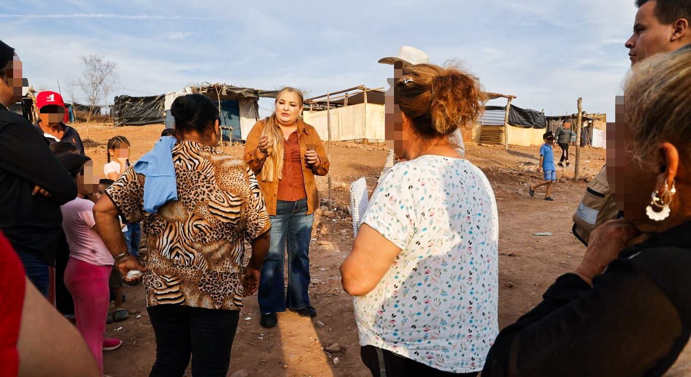 Atención a familias desplazadas