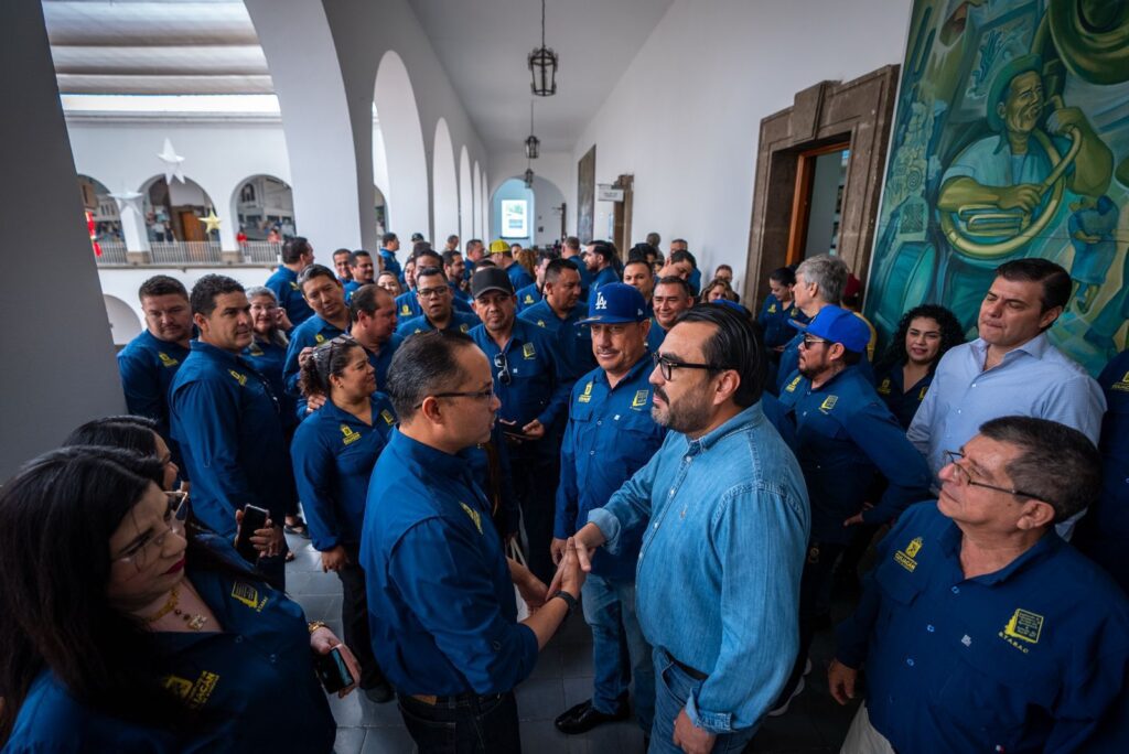 Sindicalizados de Satac en reunión con Juan de Dios Pantoja