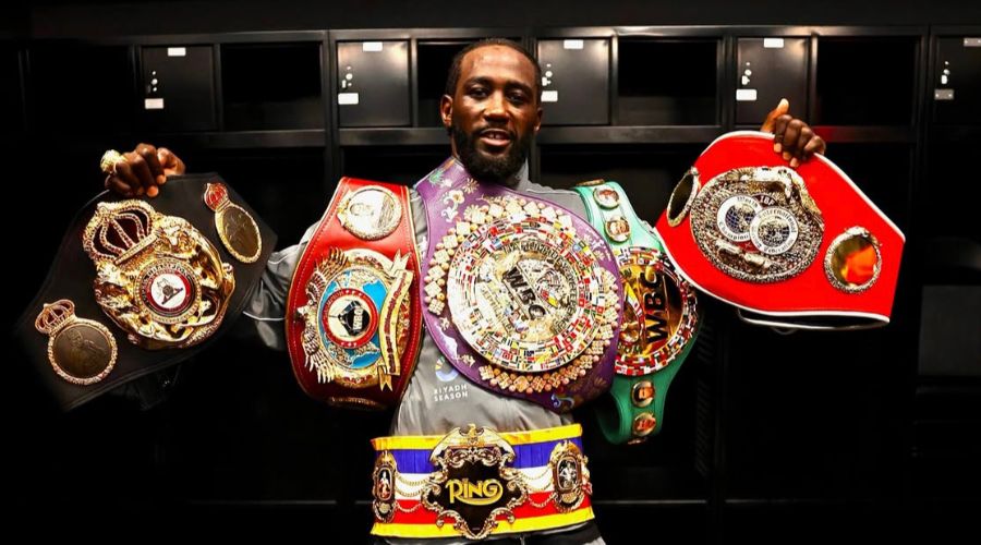 Terence Crawford con sus múltiples campeonatos.