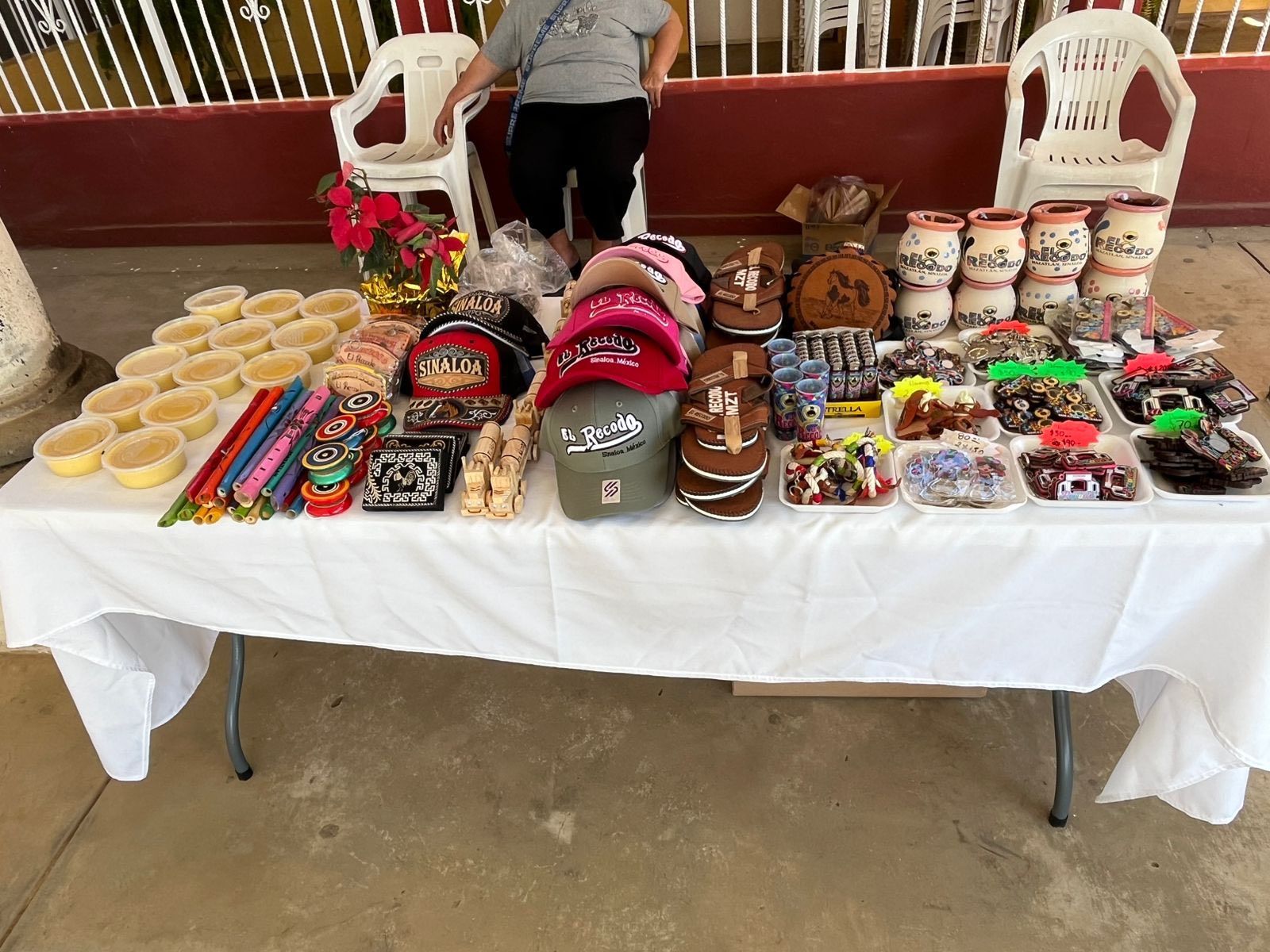 Artesanías en una mesa