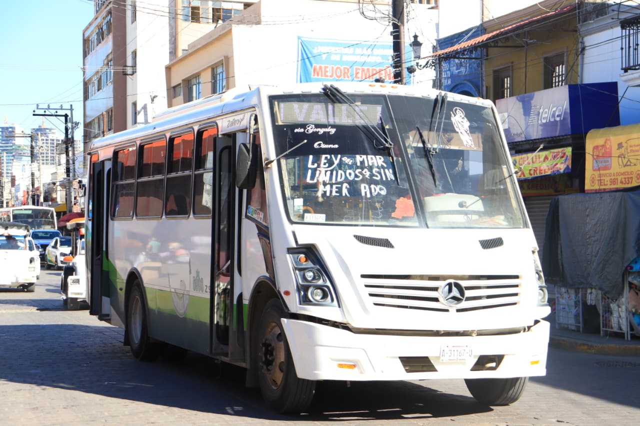 Transporte público en una calle