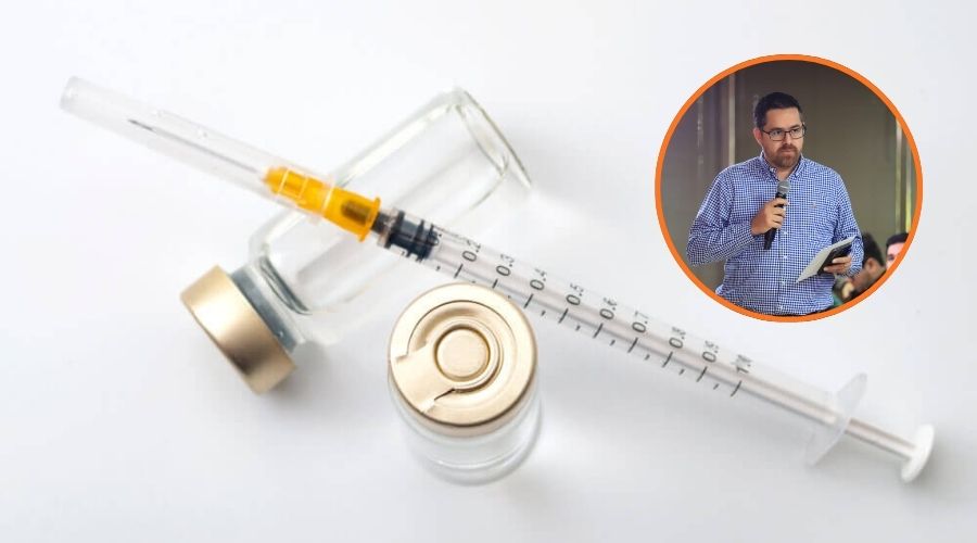 Inyección y contenedor de medicamento y en un circulo una persona con un micrófono