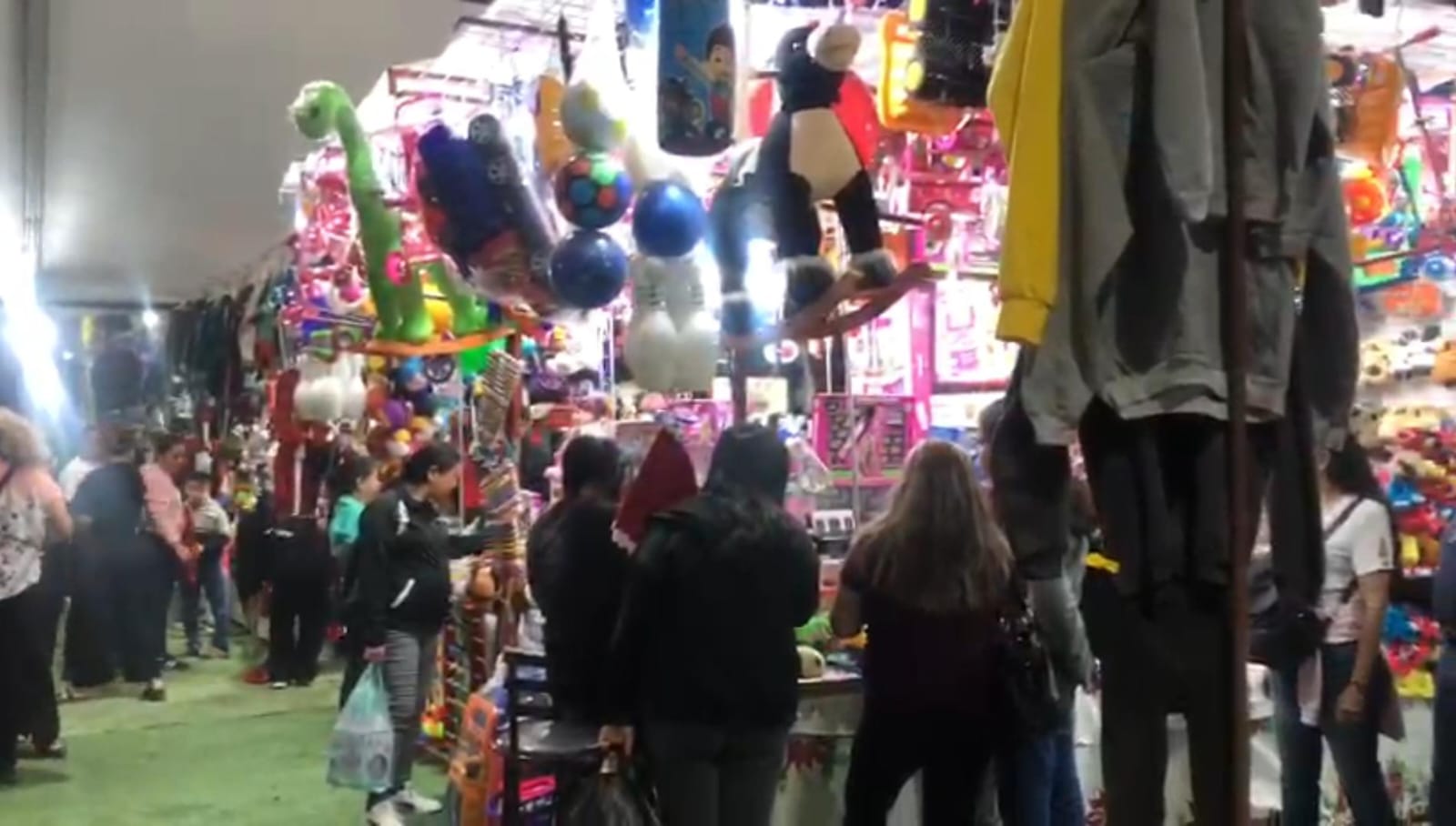 Buena venta y gran asistencia a la Verbena Navideña