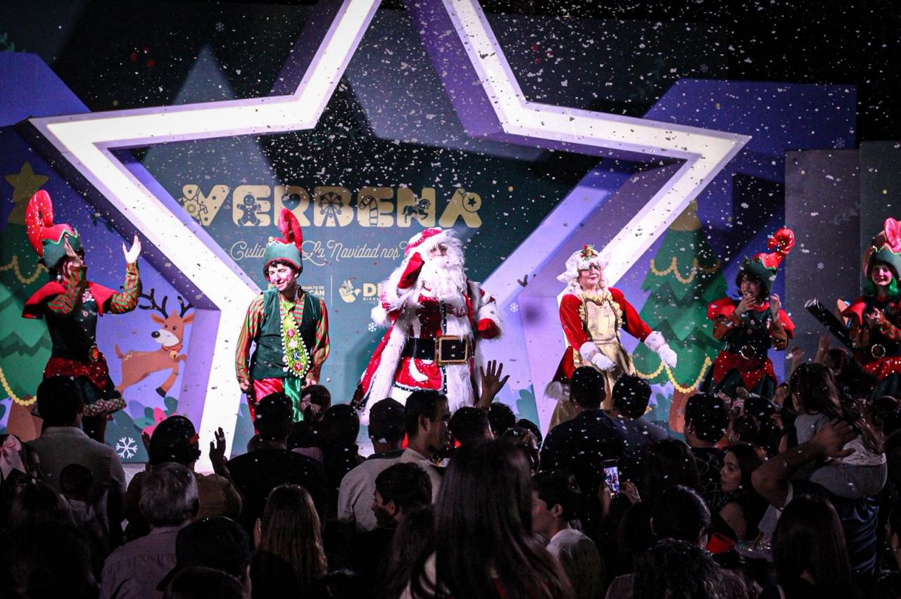 Santa Claus festejando en la verbena de Culiacán