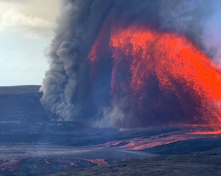 VIDEO: Volcán Kilauea erupciona en Hawái; columnas de lava alcanzan los 370 metros de altura