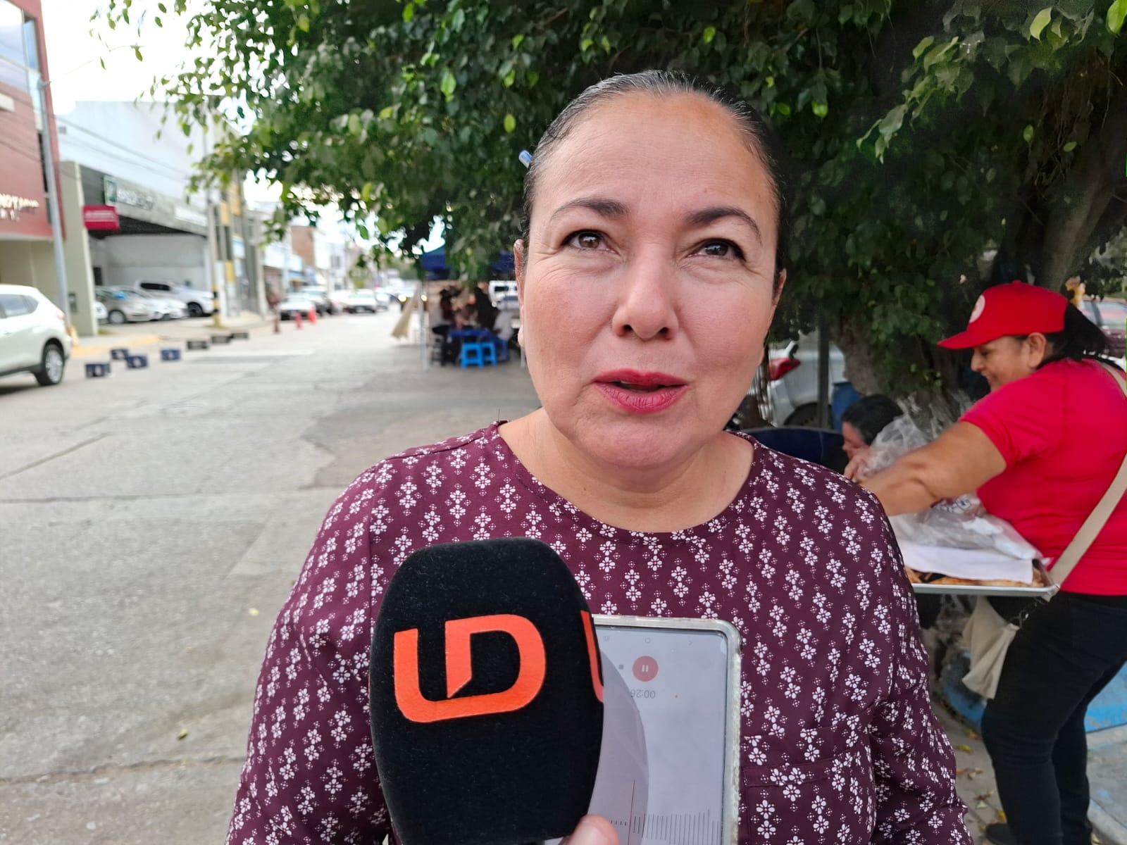 Ama de casa entrevistara para Línea Directa