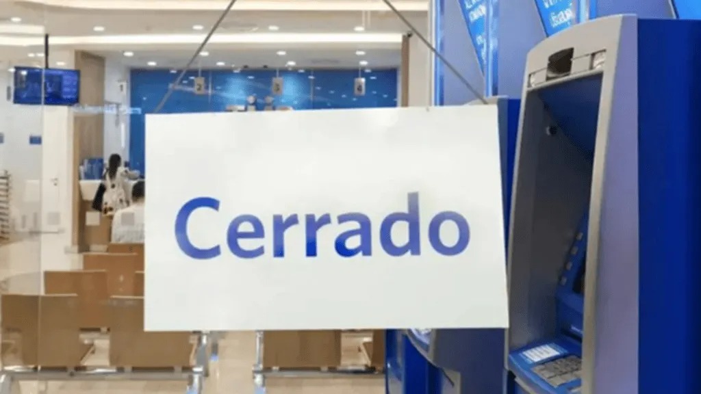 Letrero de cerrado en un banco