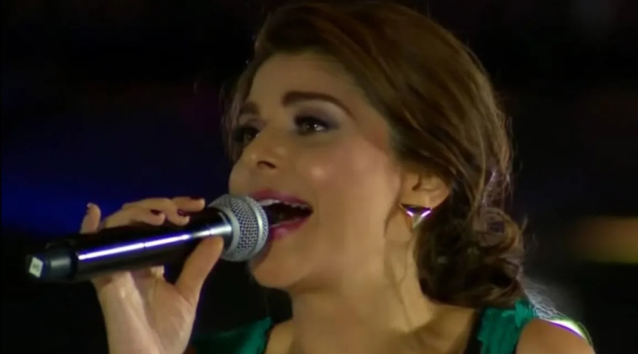 Itatí Cantoral le canta las mañanitas a la Virgen