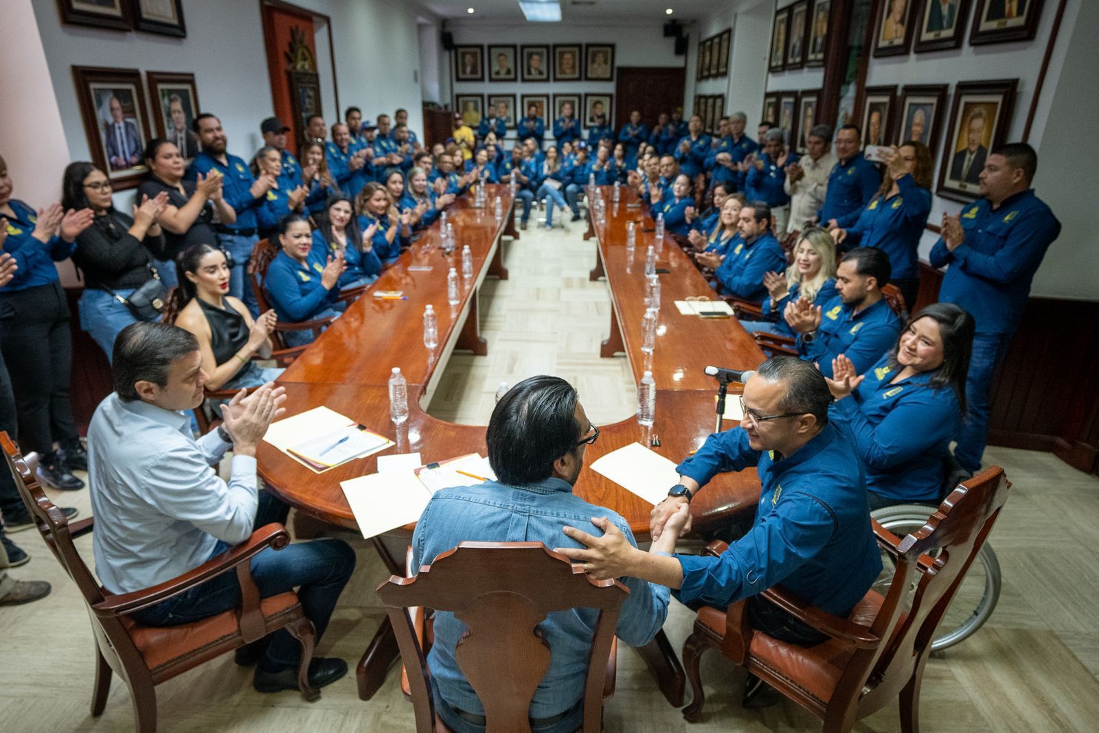 Julio Duarte Apan en reunión con Juan de Dios Pantoja