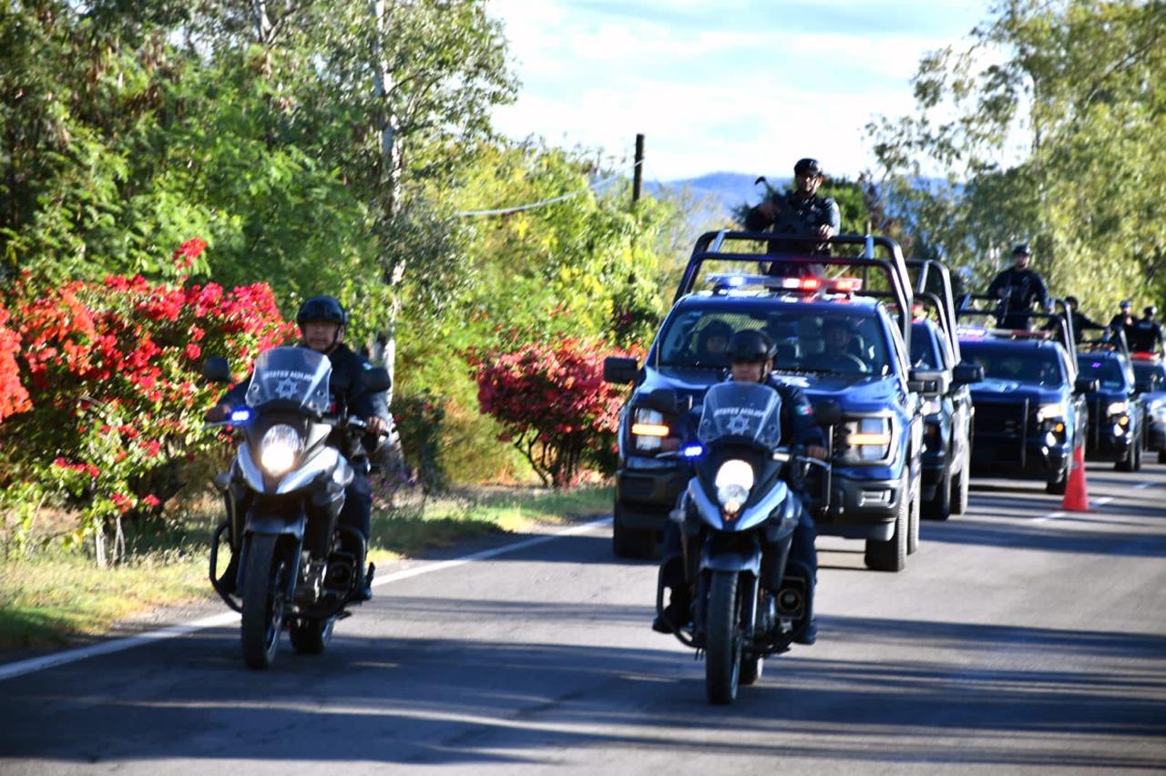 Patrullas de la Policía Municipal de Mocorito circulando