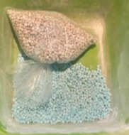 Pastillas en color azul y blanco de fentanilo