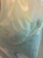 Bolsa con producto de fentanilo en color azul