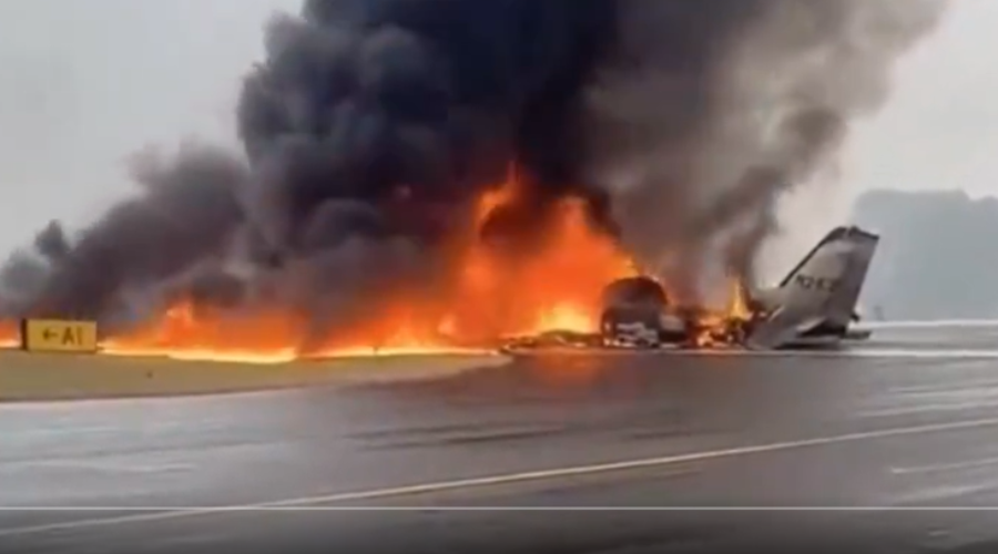 Jet privado arde en aeropuerto de Carolina del Norte.