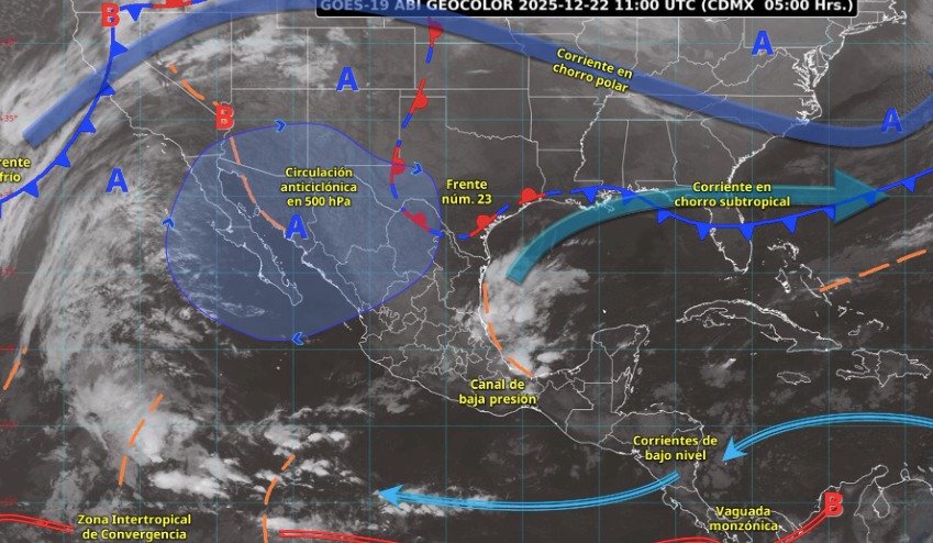 Imagen satelital de México indicando los sistemas meteorológicos activos en México