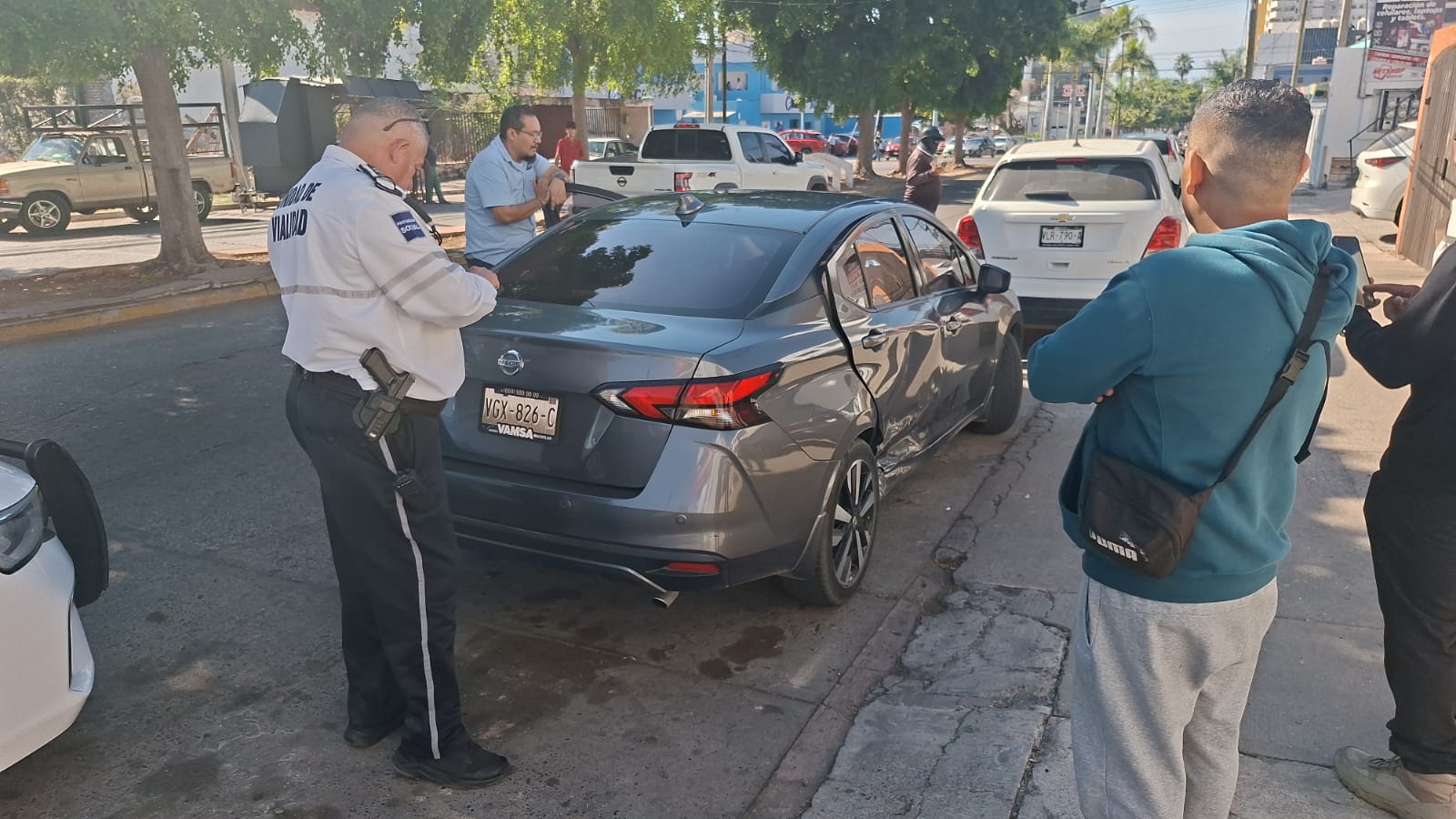 Accidente automovilístico entre un motociclista y un conductor de auto