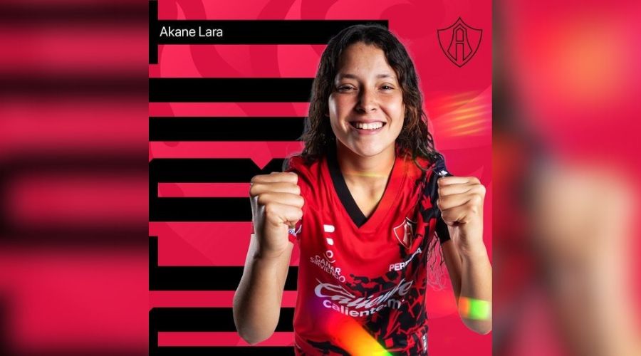 Akane Lara, jugadora de futbol