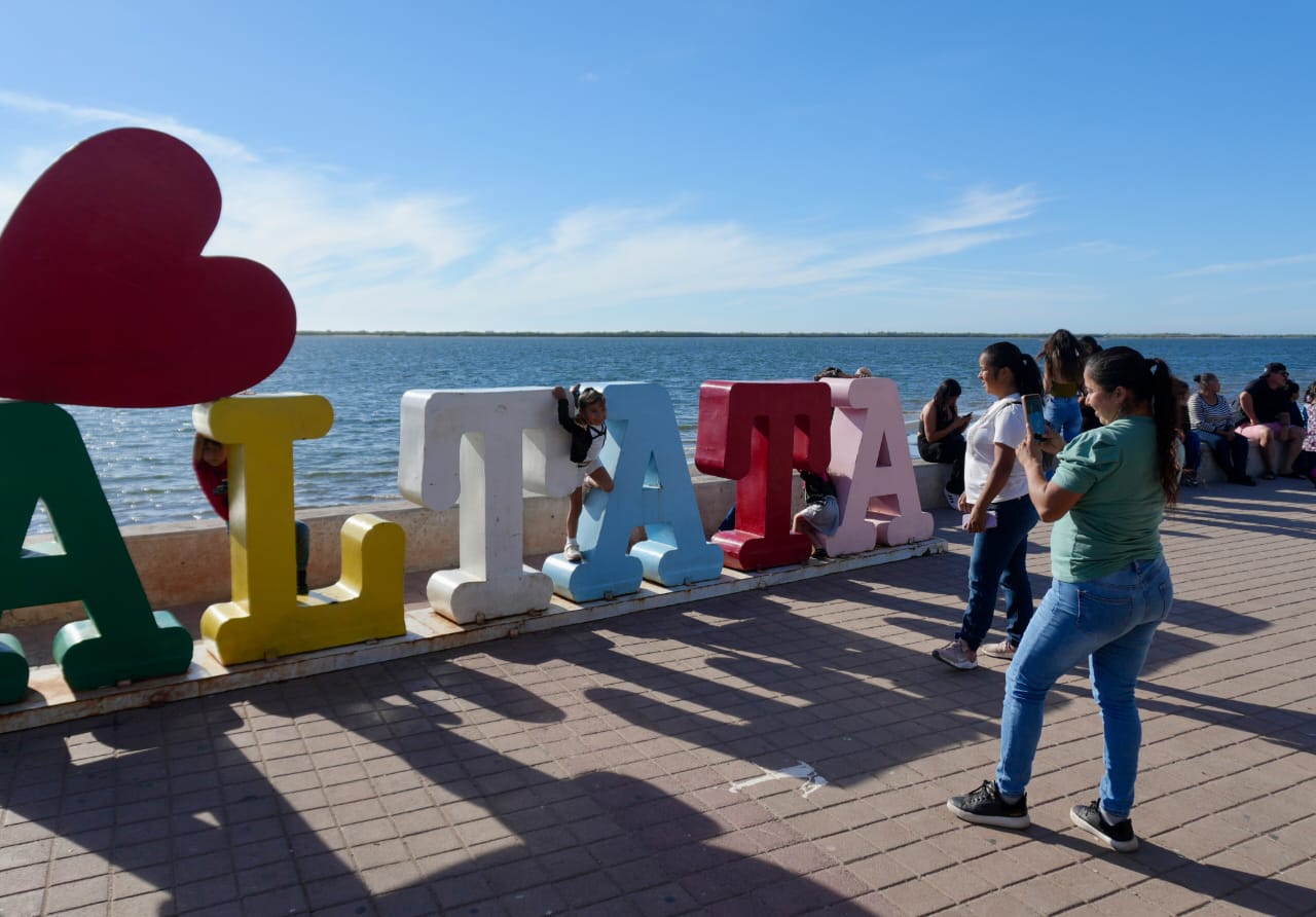 Malecón de Altata