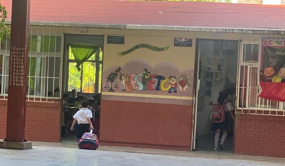 Alumnos regresan a clases en guasave