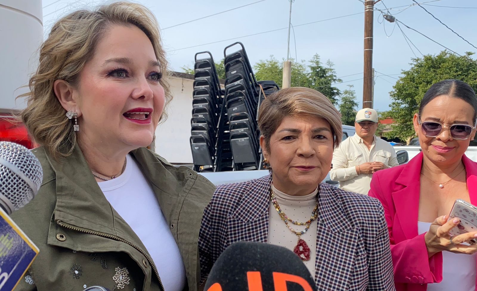 Eneyda Rocha junto a alcaldesa de Guasave