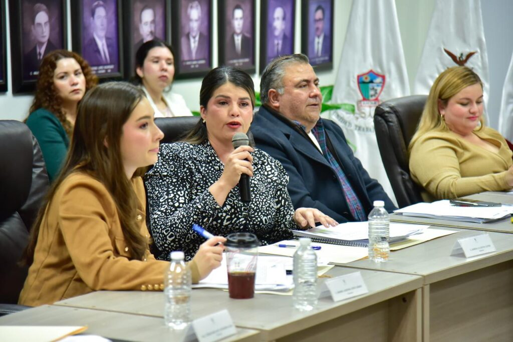 Aurora Alcantar Castro, presidenta de la Comisión de Equidad Generó y Familia del Cabildo de Ahome.