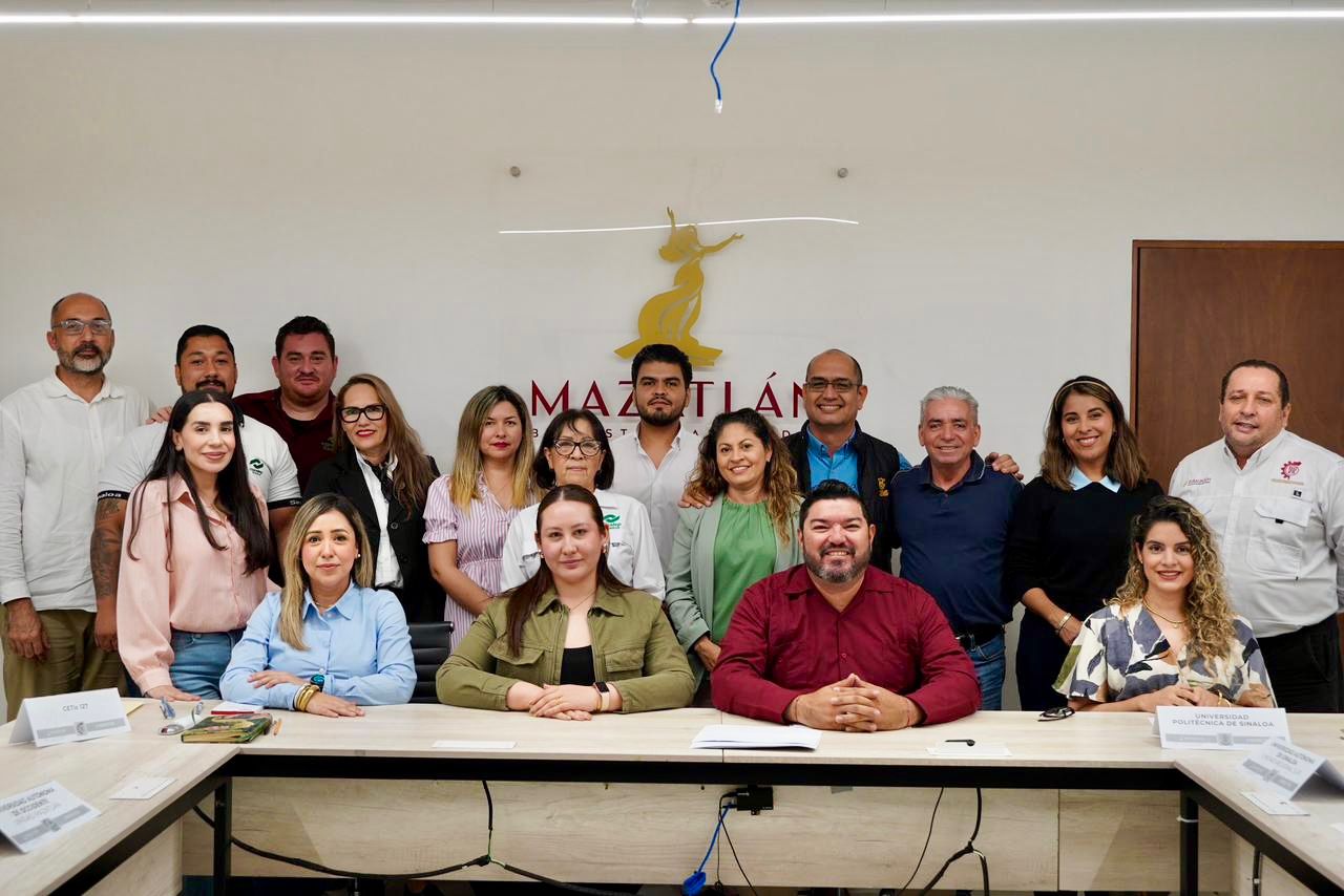 Reunión entre Ayuntamiento de Mazatlán e instituciones educativas