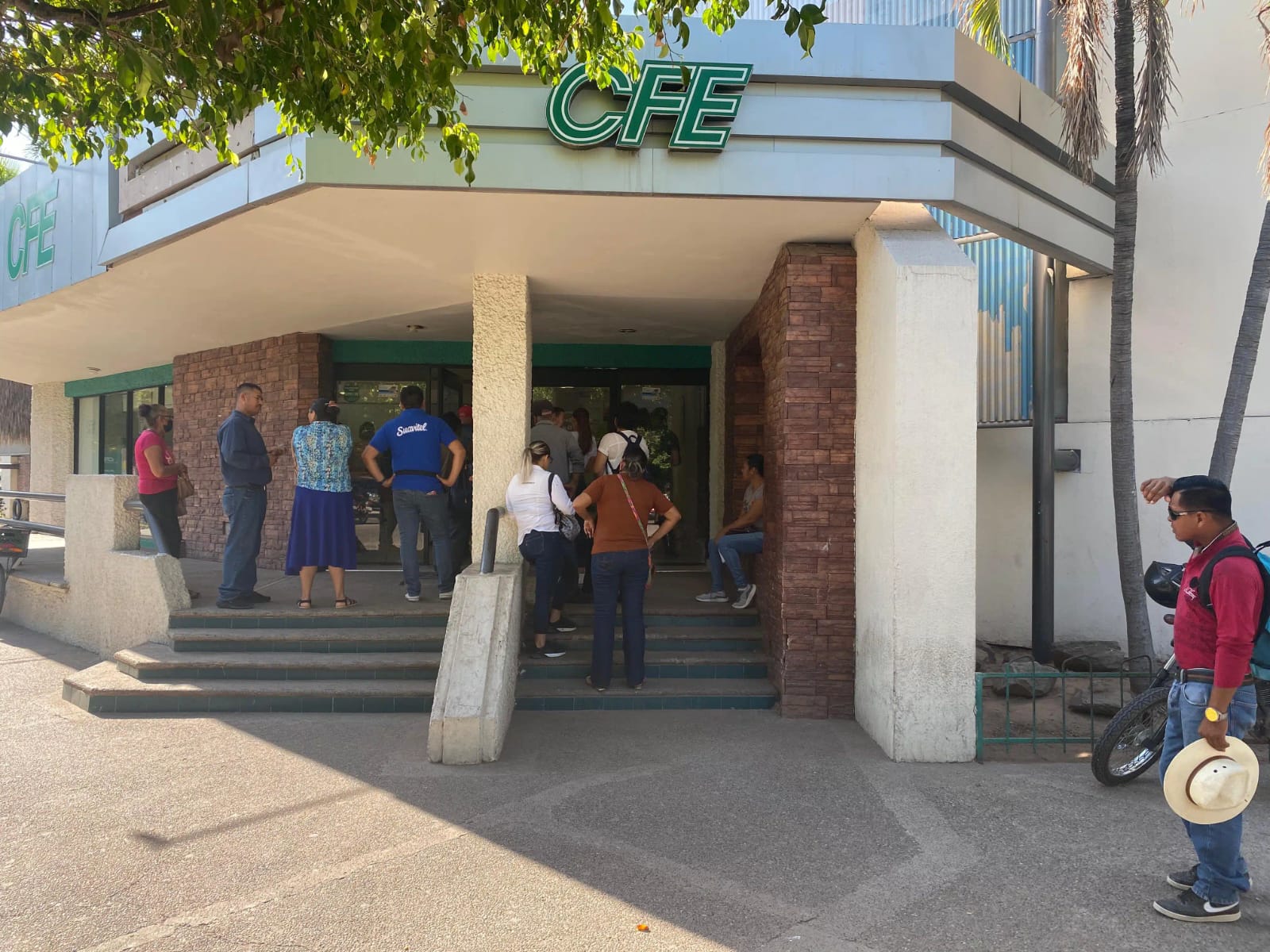 Entrada de la CFE en Los Mochis