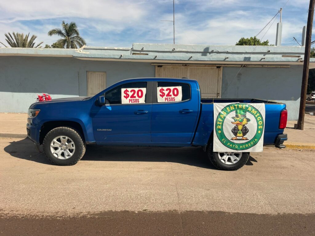 Camioneta de rifa de Pato Heredia