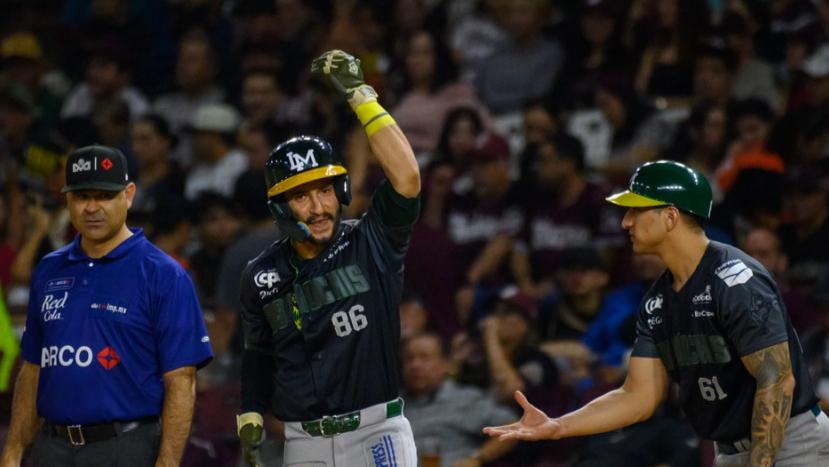 Cañeros de Los Mochis en el estadio de los Tomateros.