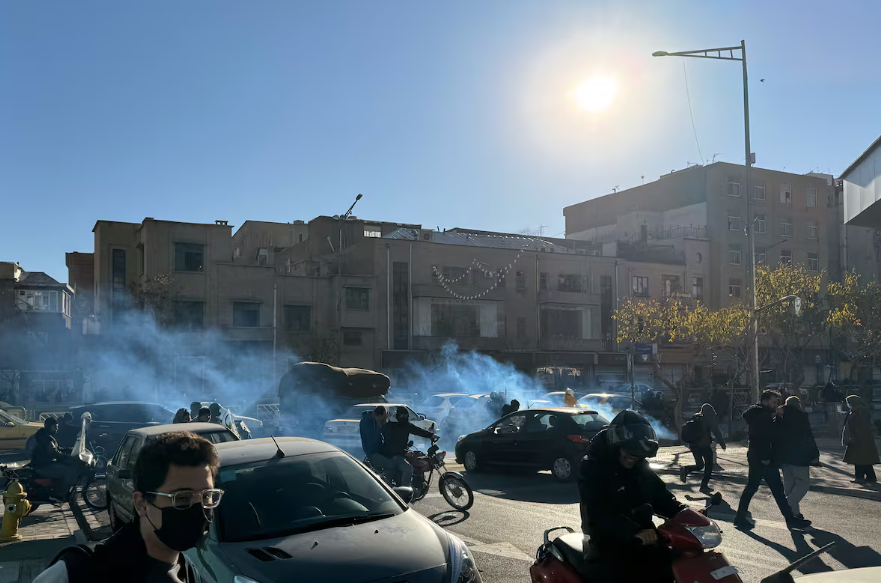Descontento económico provoca enfrentamientos y muertes en Irán