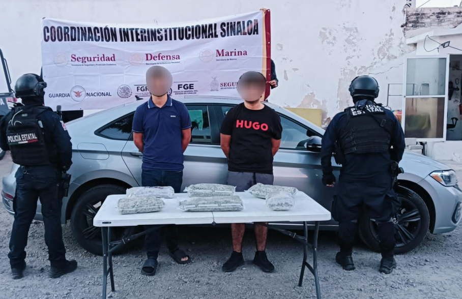 Policía Estatal detiene a dos hombres con droga en Potrero de Carrasco, al norte de Mazatlán